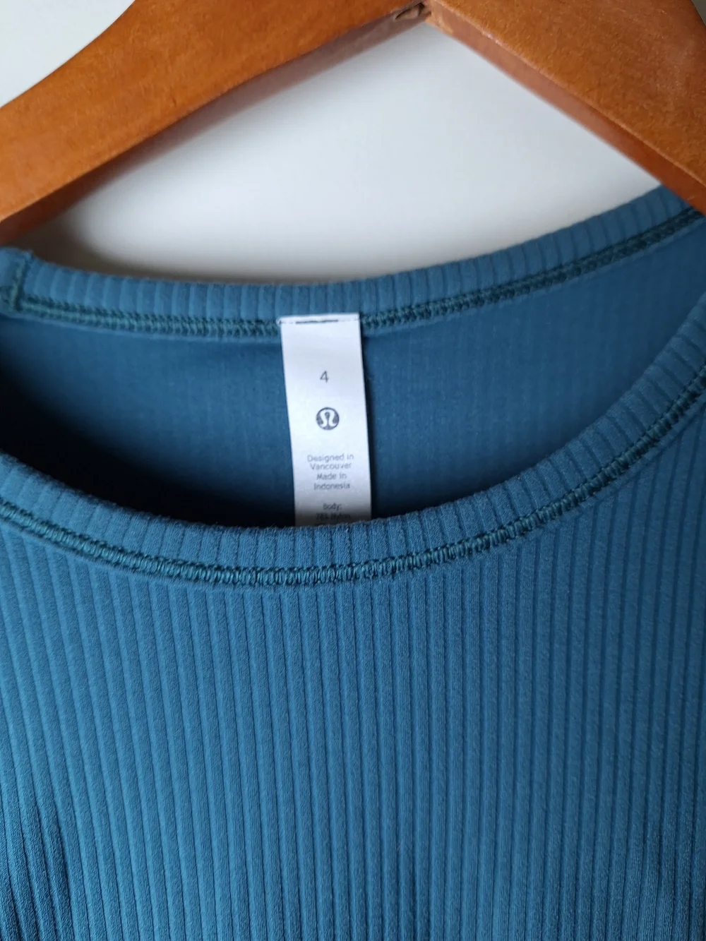 Lululemon All It Takes Ribbed Nulu Teal Blue Ruched Sides Crop Top Size 4